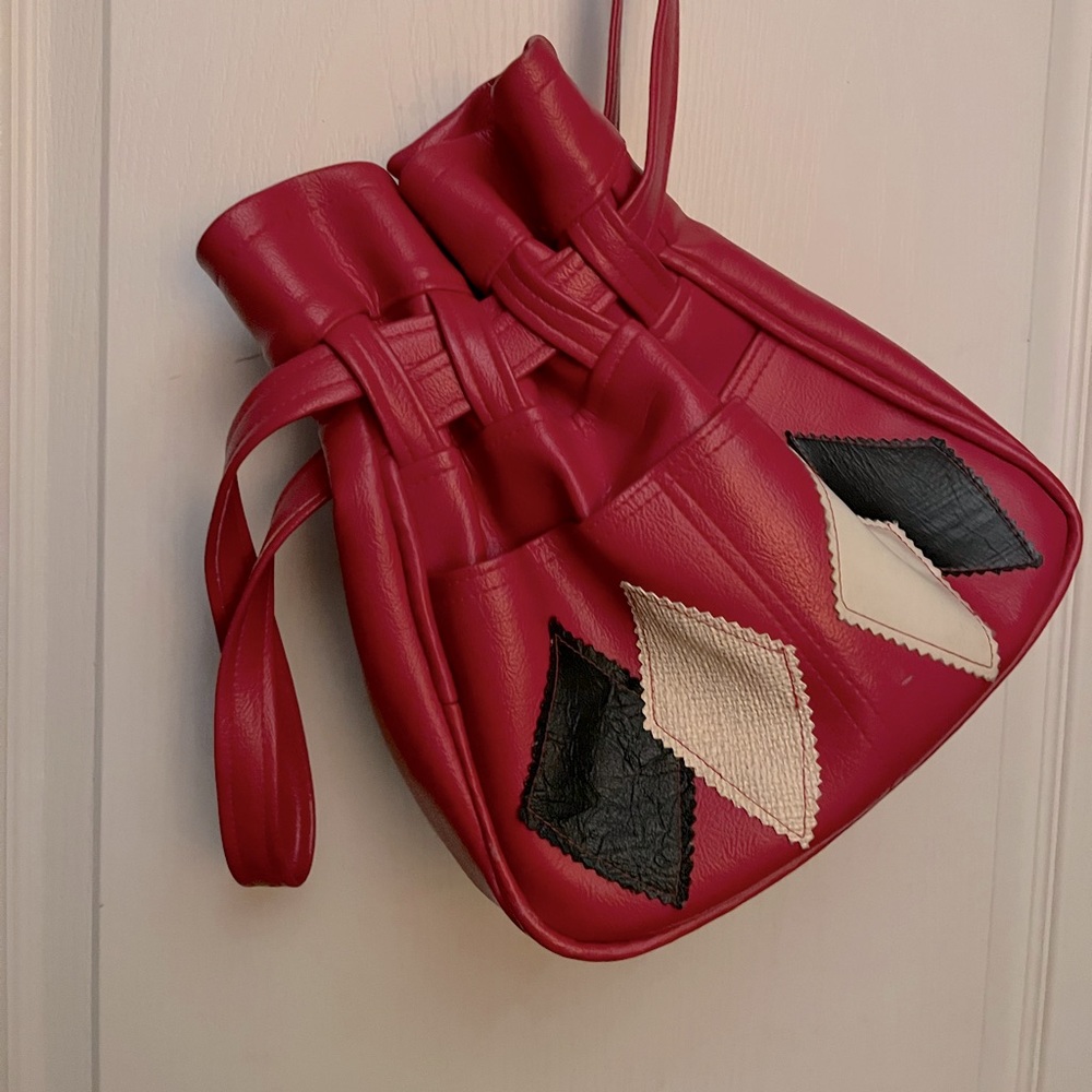 Vintage 70’s faux leather drawstring cinch handbag